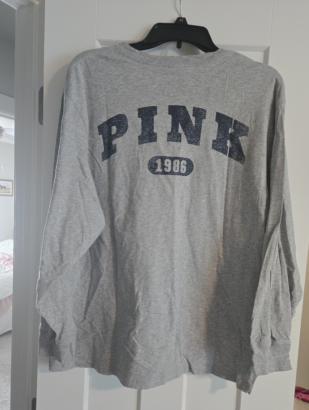 VS PINK Campus LONG SLEEVE tee
